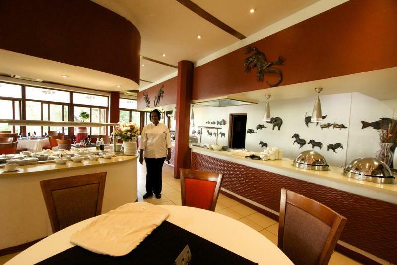 Cresta Mowana Safari Lodge كاسان المظهر الخارجي الصورة